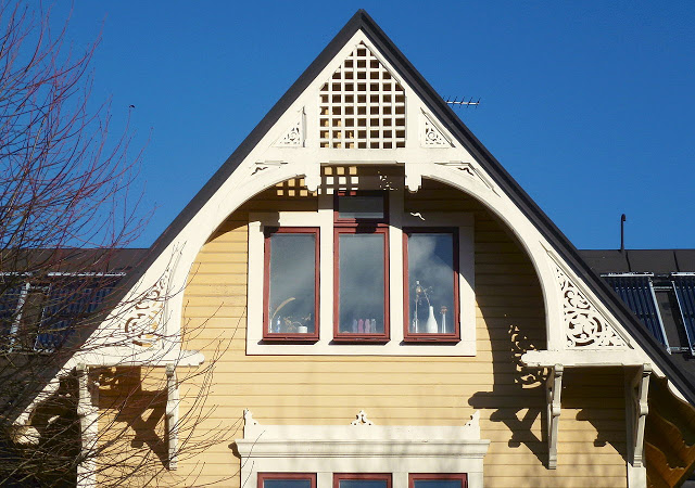 Gavelornament och fasadlister...