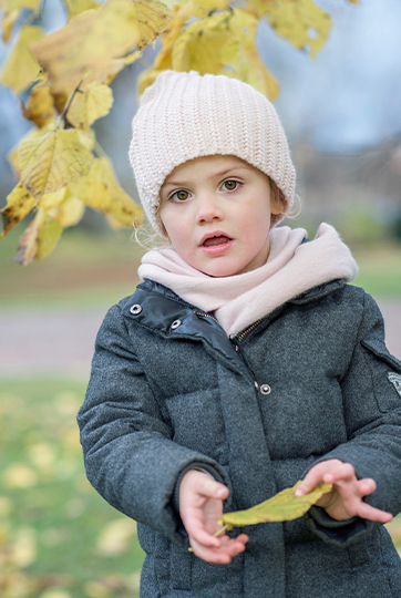 CHARMTROLL I MINA FAVVOSAR