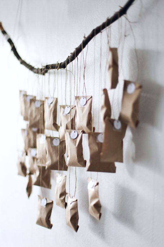 ADVENTSKALENDER FÖR DE SMÅ...