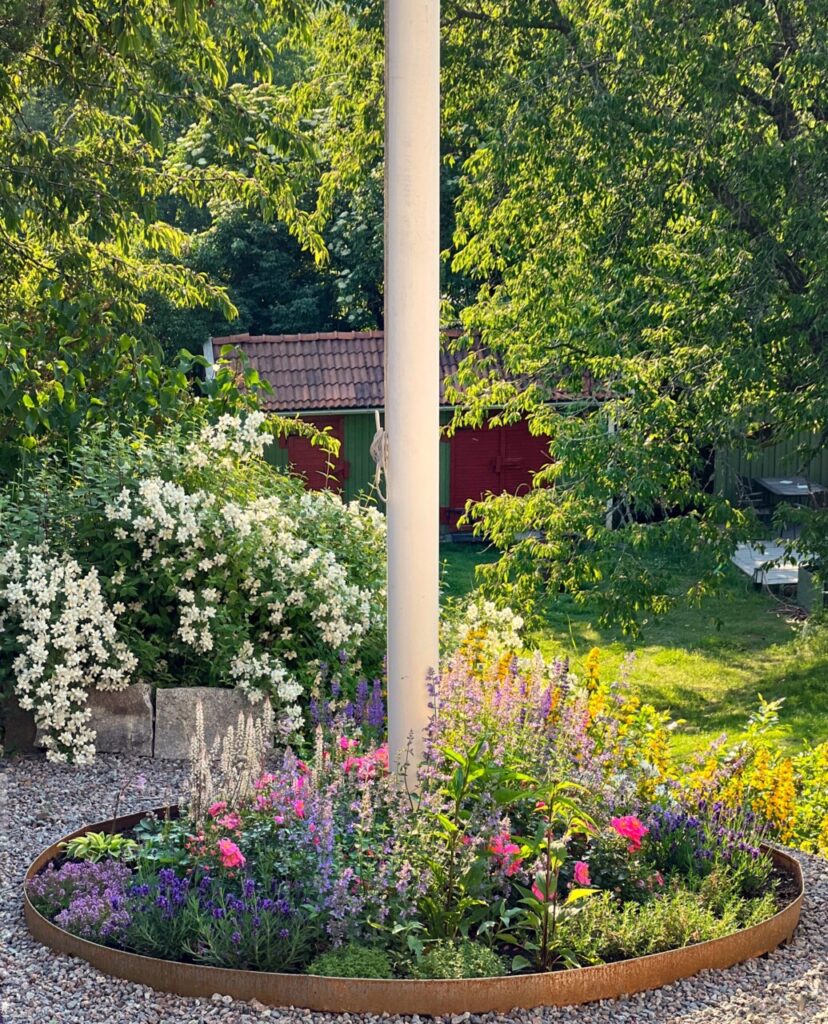 Äntligen är flaggstången smyckad