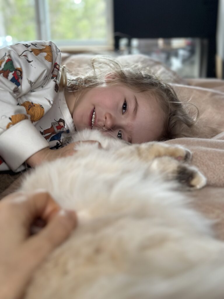 En underbar vinterdag på Högfjället – Snö och skratt med familjen